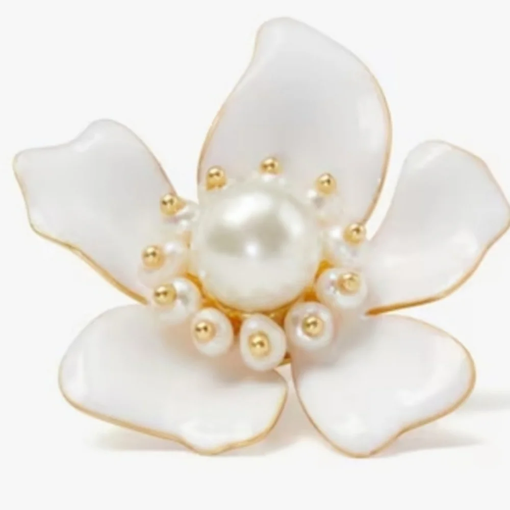 🤍▪️Kate Spade ▪️Elegant White Floral Pearl Earrings
